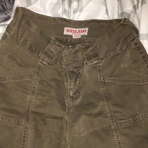 Guess cargos